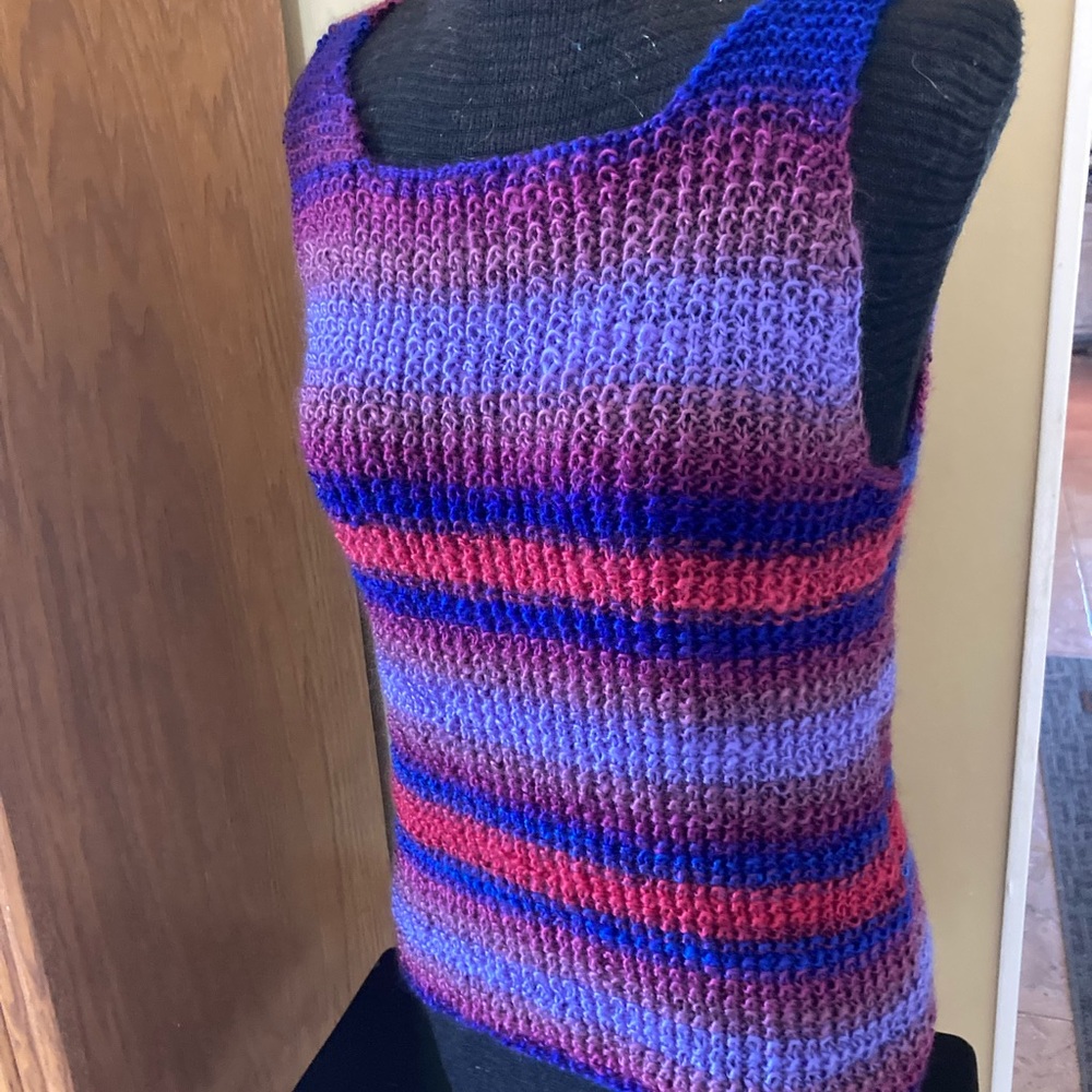 Hand Knit women’s Tank Top SZ Small NEW